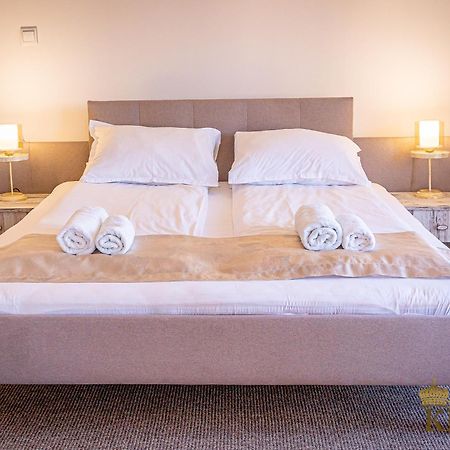 וליקו טורנובו Hotel Kiev מראה חיצוני תמונה
