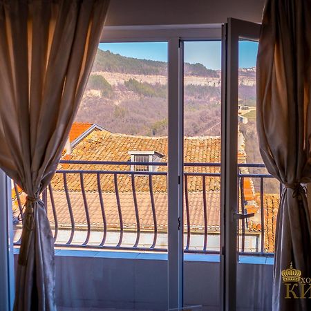 וליקו טורנובו Hotel Kiev מראה חיצוני תמונה