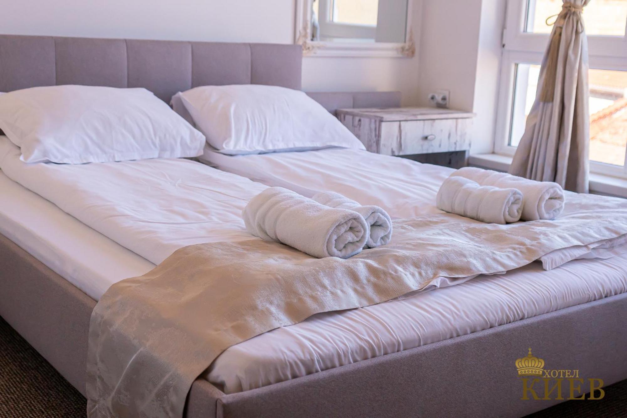 וליקו טורנובו Hotel Kiev מראה חיצוני תמונה