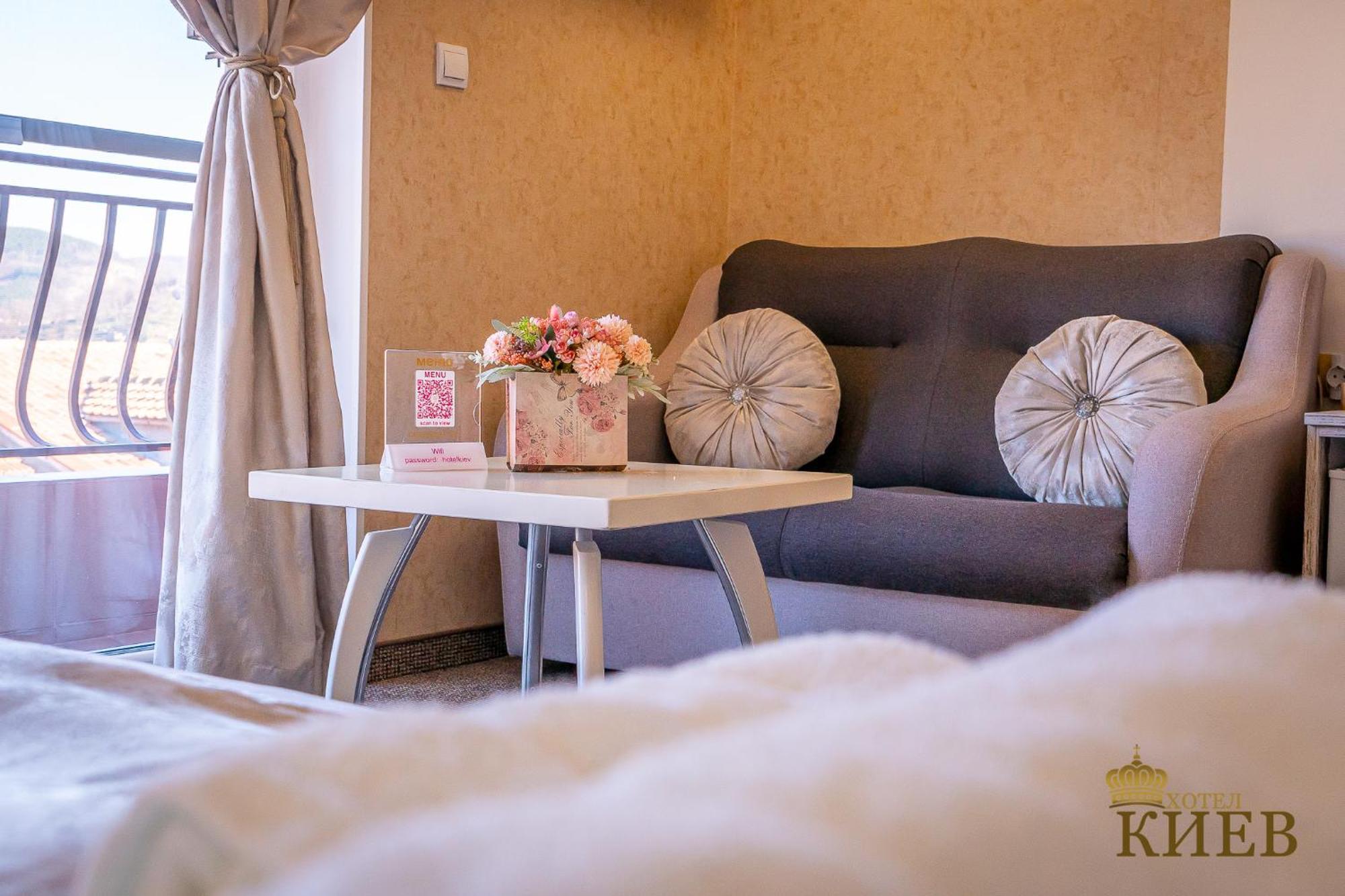 וליקו טורנובו Hotel Kiev מראה חיצוני תמונה