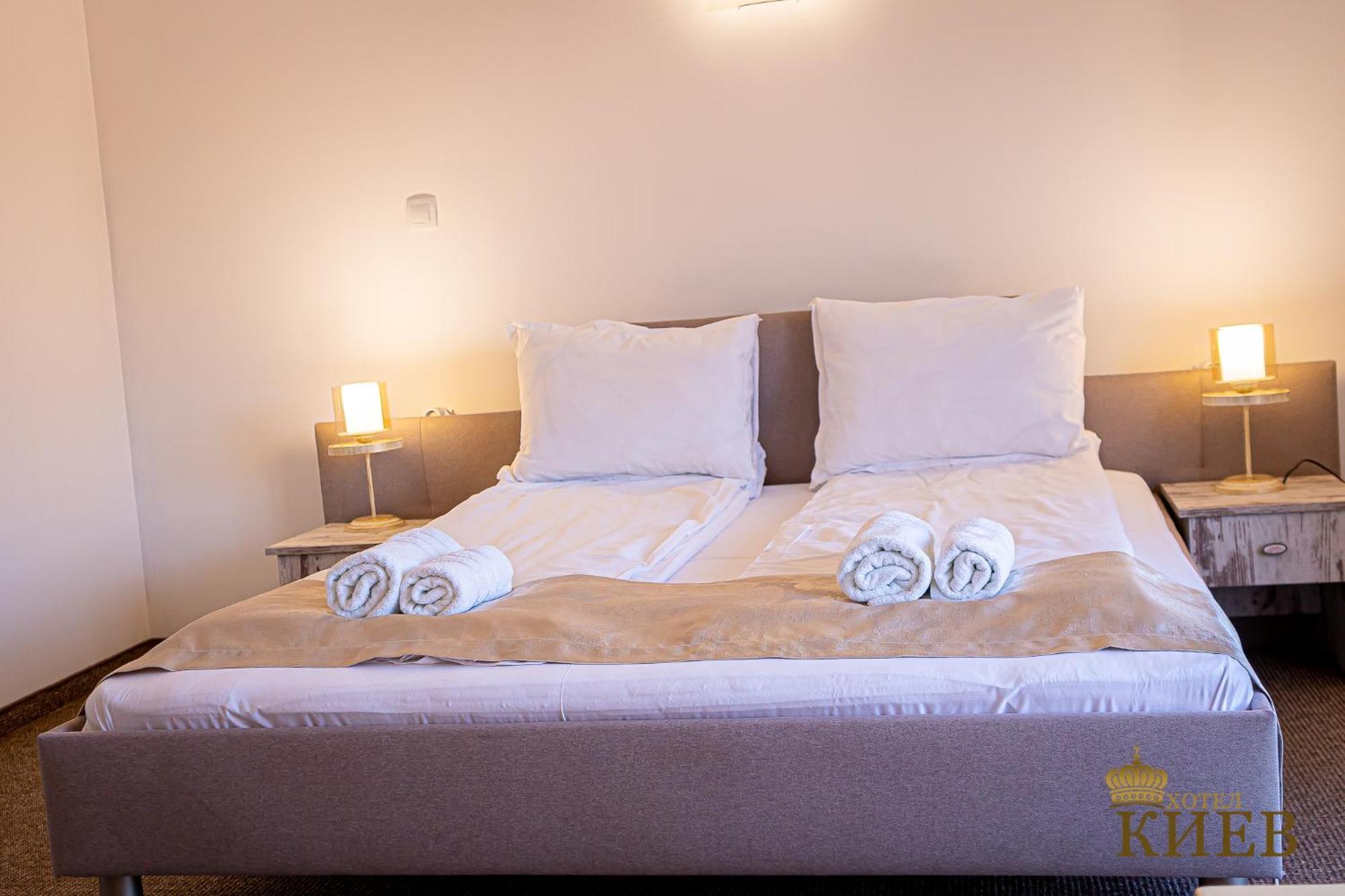וליקו טורנובו Hotel Kiev מראה חיצוני תמונה