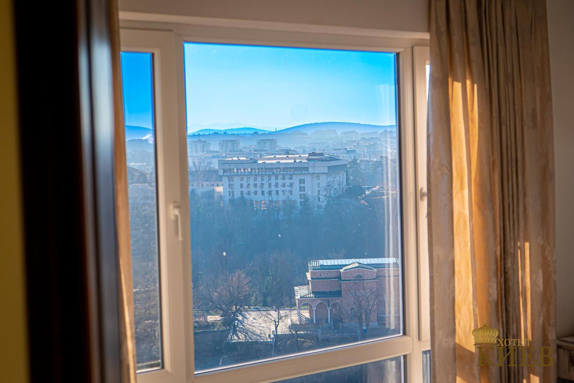 וליקו טורנובו Hotel Kiev מראה חיצוני תמונה