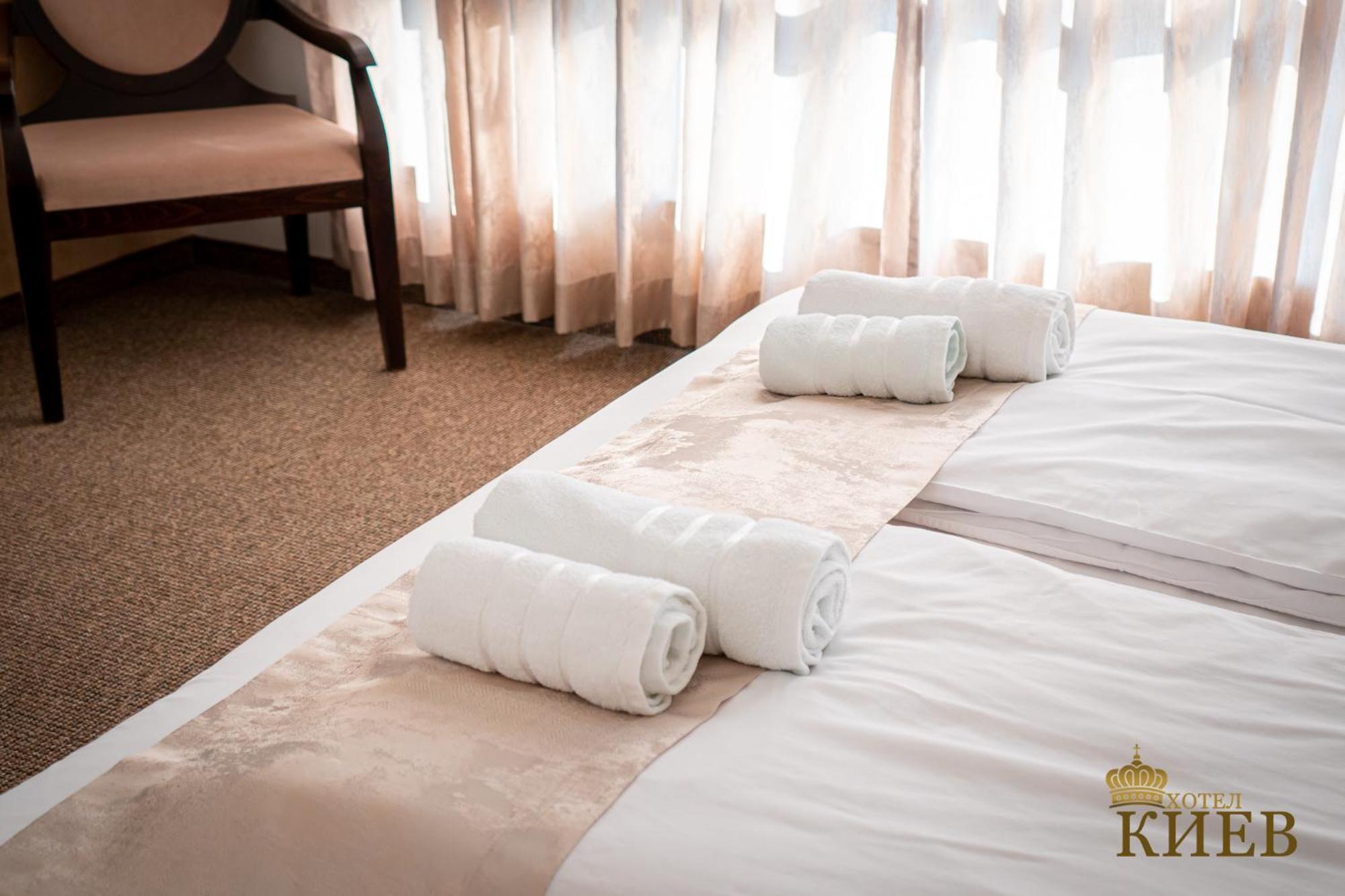 וליקו טורנובו Hotel Kiev מראה חיצוני תמונה