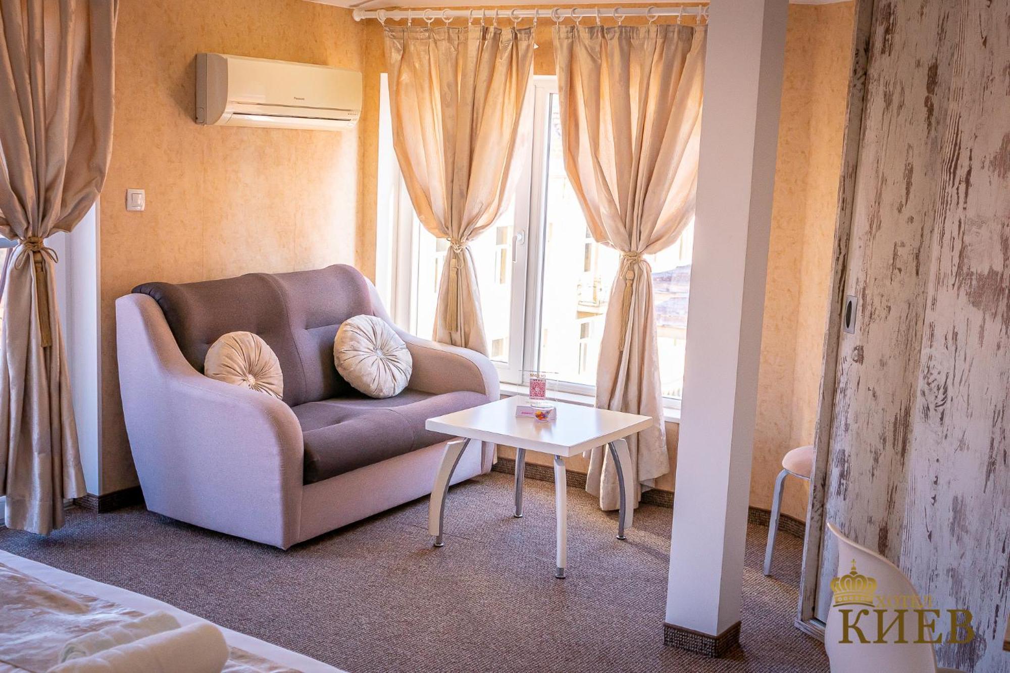 וליקו טורנובו Hotel Kiev מראה חיצוני תמונה