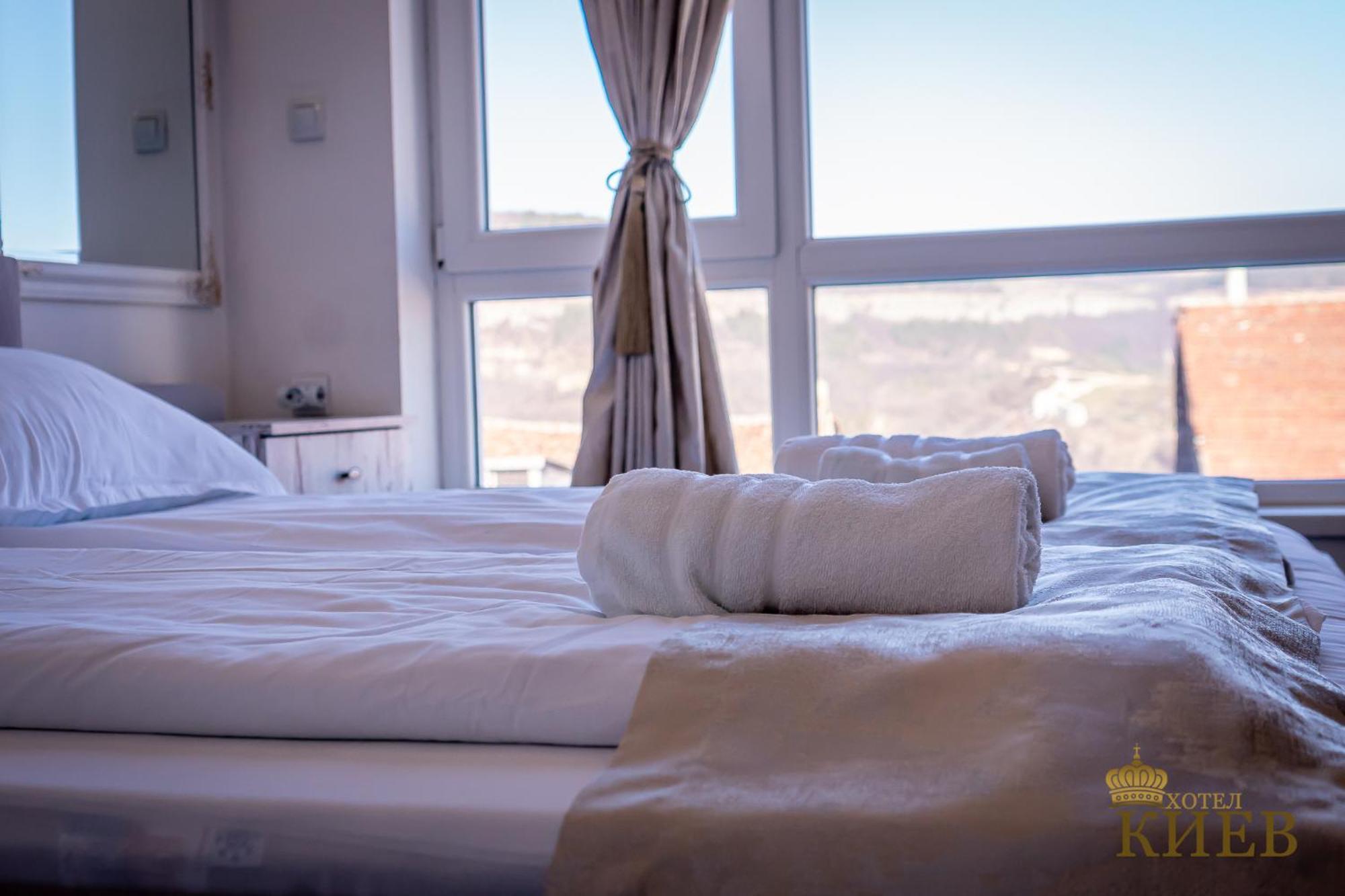 וליקו טורנובו Hotel Kiev מראה חיצוני תמונה
