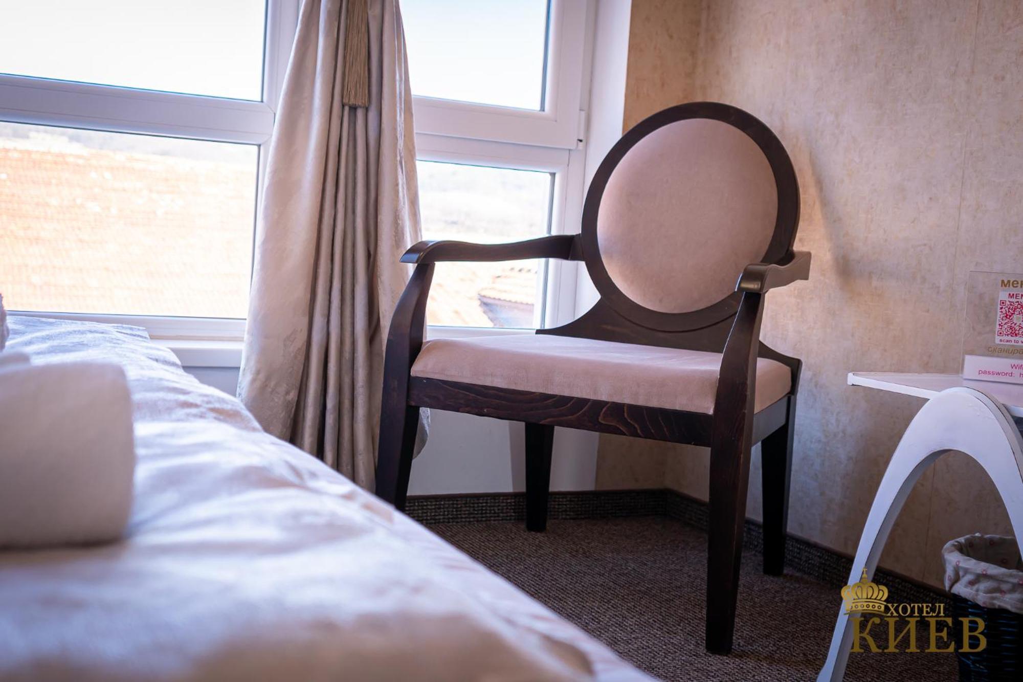 וליקו טורנובו Hotel Kiev מראה חיצוני תמונה