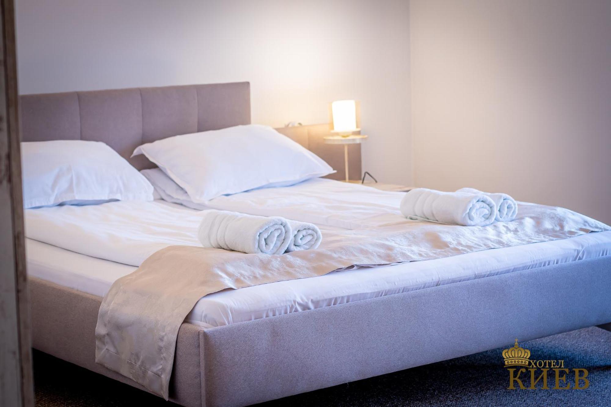 וליקו טורנובו Hotel Kiev מראה חיצוני תמונה